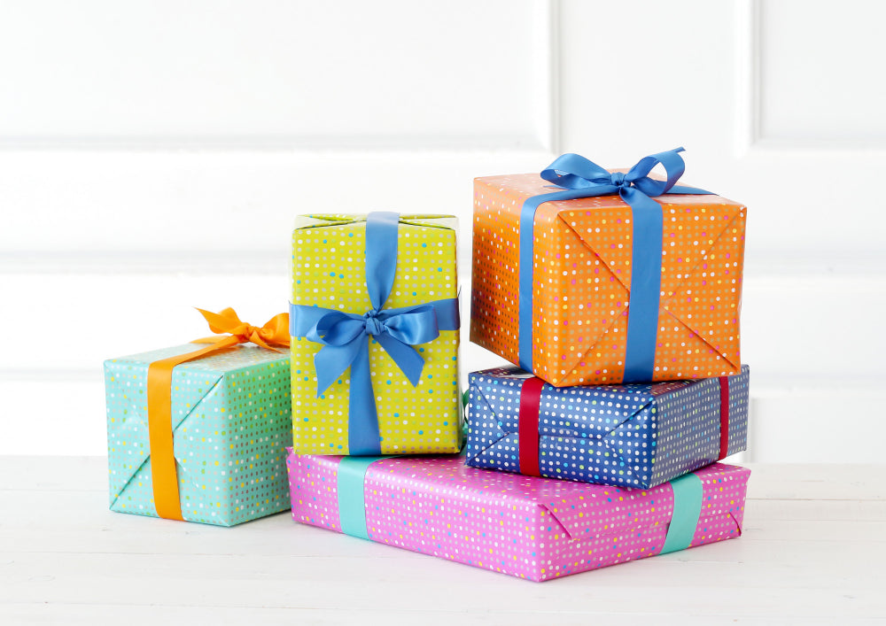 Seasonal Surprises: Navigating the Holidays with Corporate Gifts